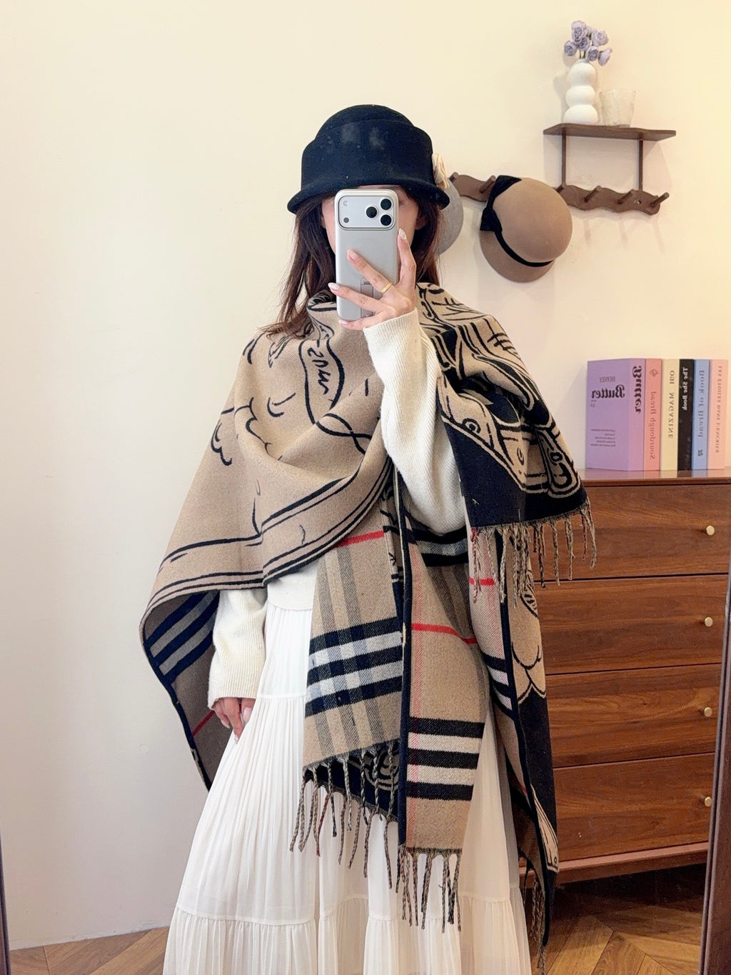 W1R86R46 Popular cape