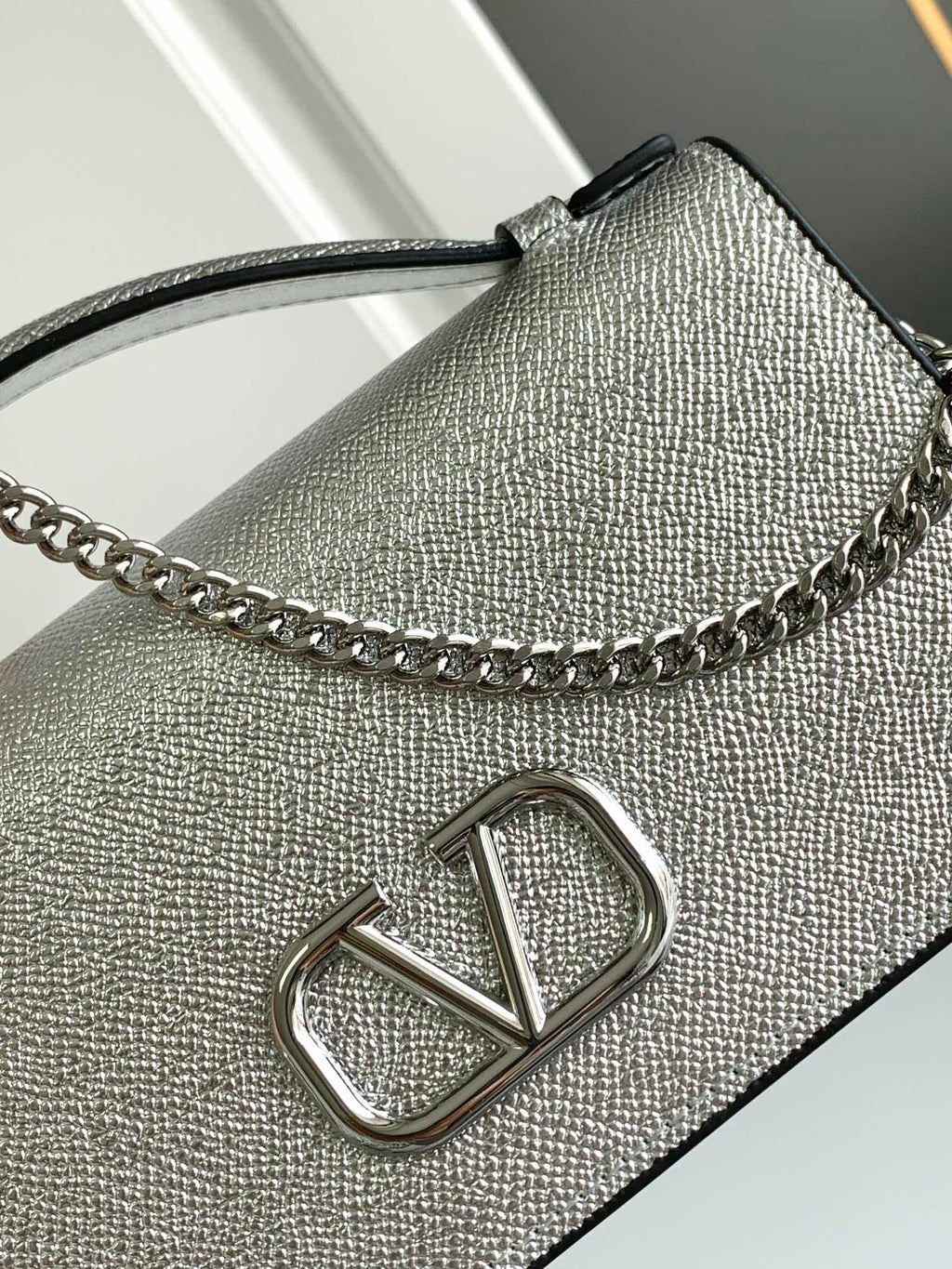 B1X44VL272 Popular leather bag 