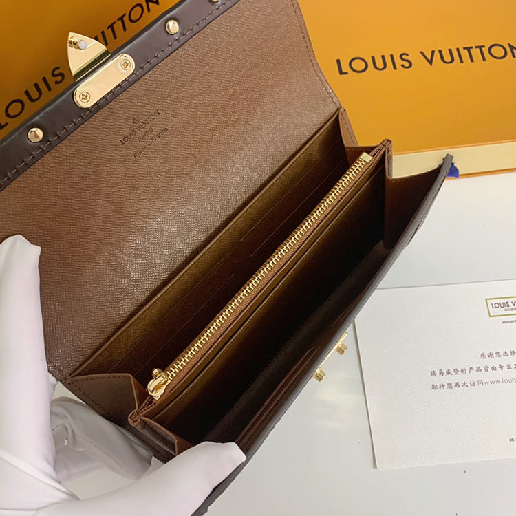 B1X41E10 Popular leather wallets