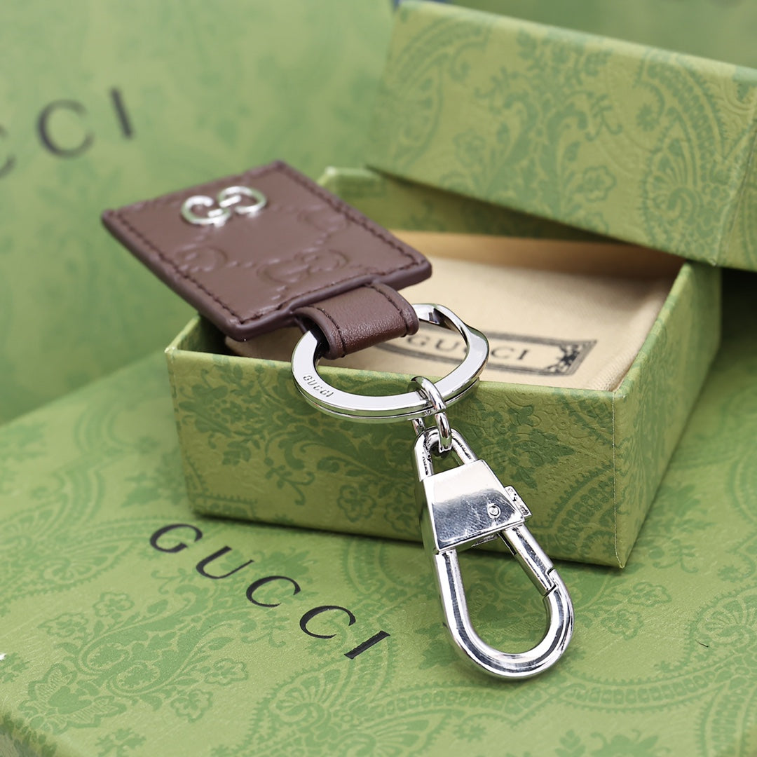 A1Z105B102 Popular bag 's charms accessories