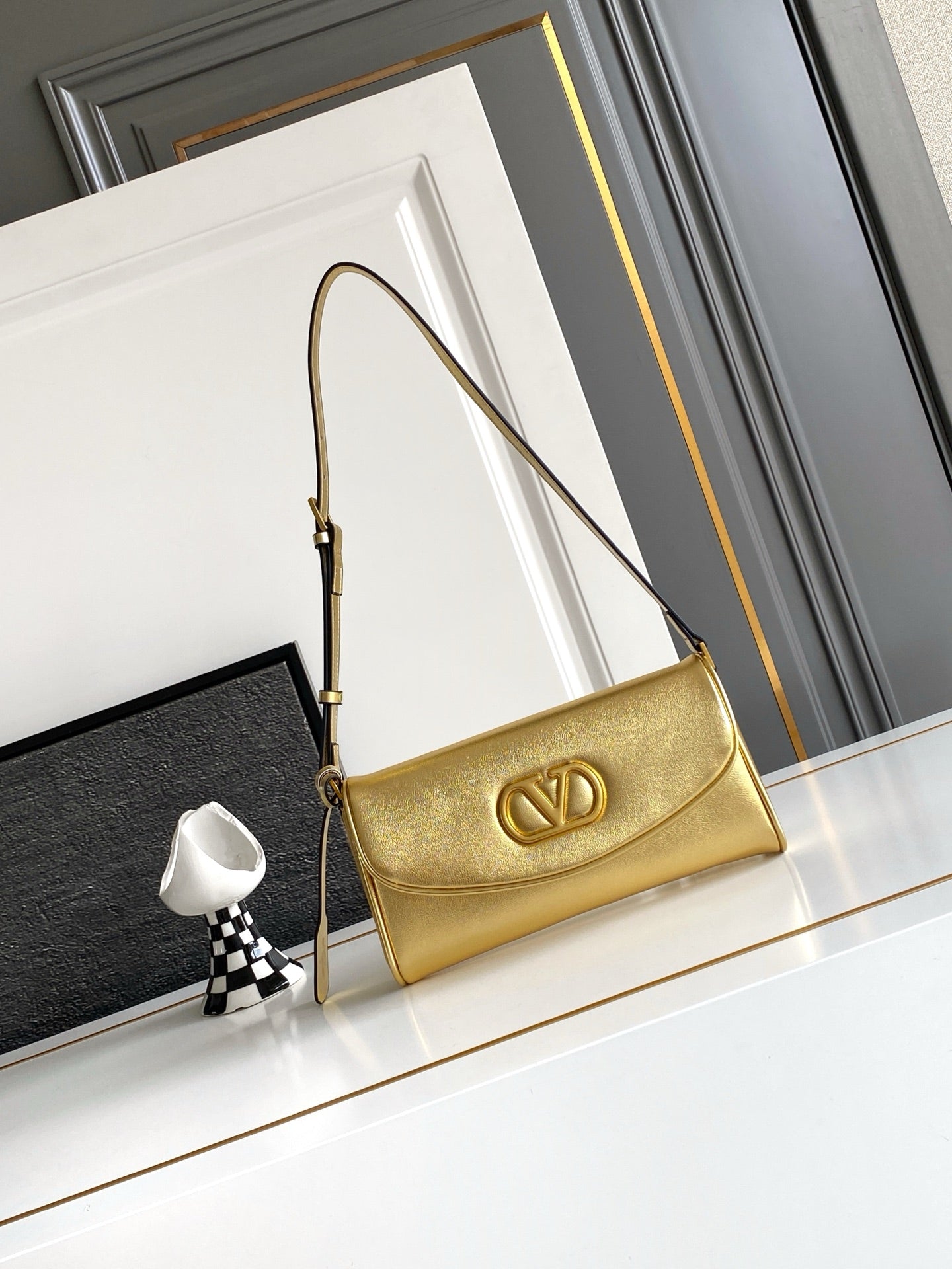 B1R76VL33 Popular leather bag