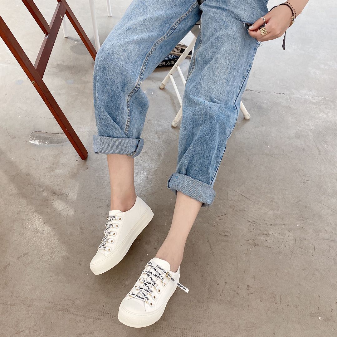 Z2Q105D429 Popular high-quality Shoes
