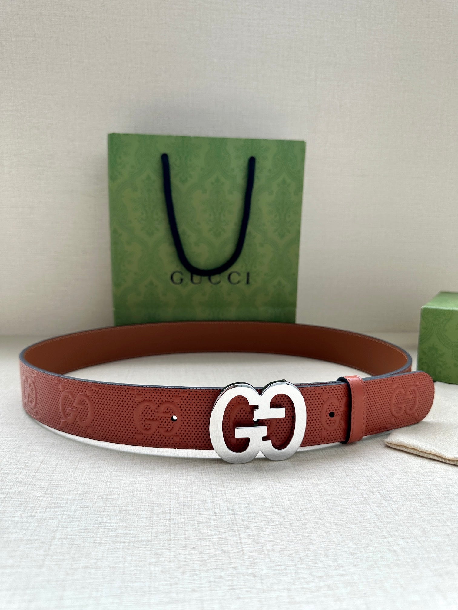 P1R55B230 Popular   High quality belt With full package