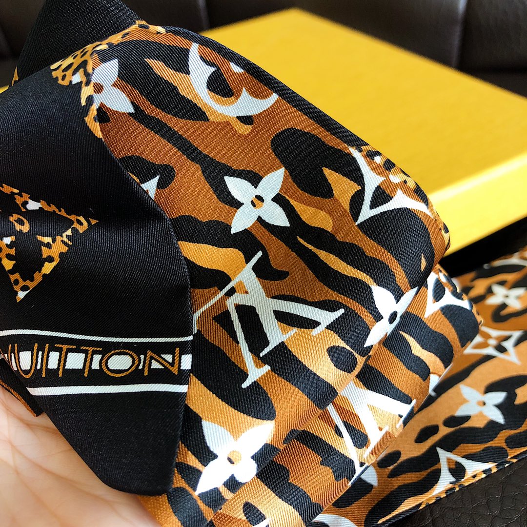 W1N86E3 Popular Silk Scarve