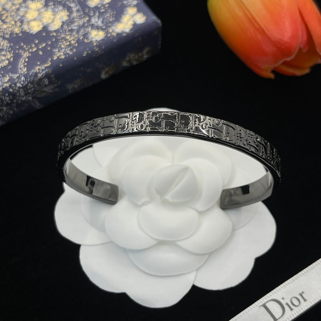 X1Z94D672K  Popular Bracelets