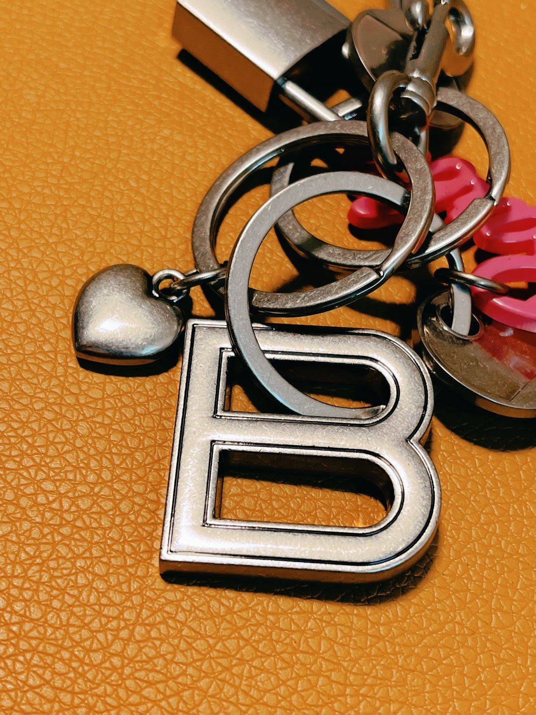 A1Z84J62  Popular Keychains