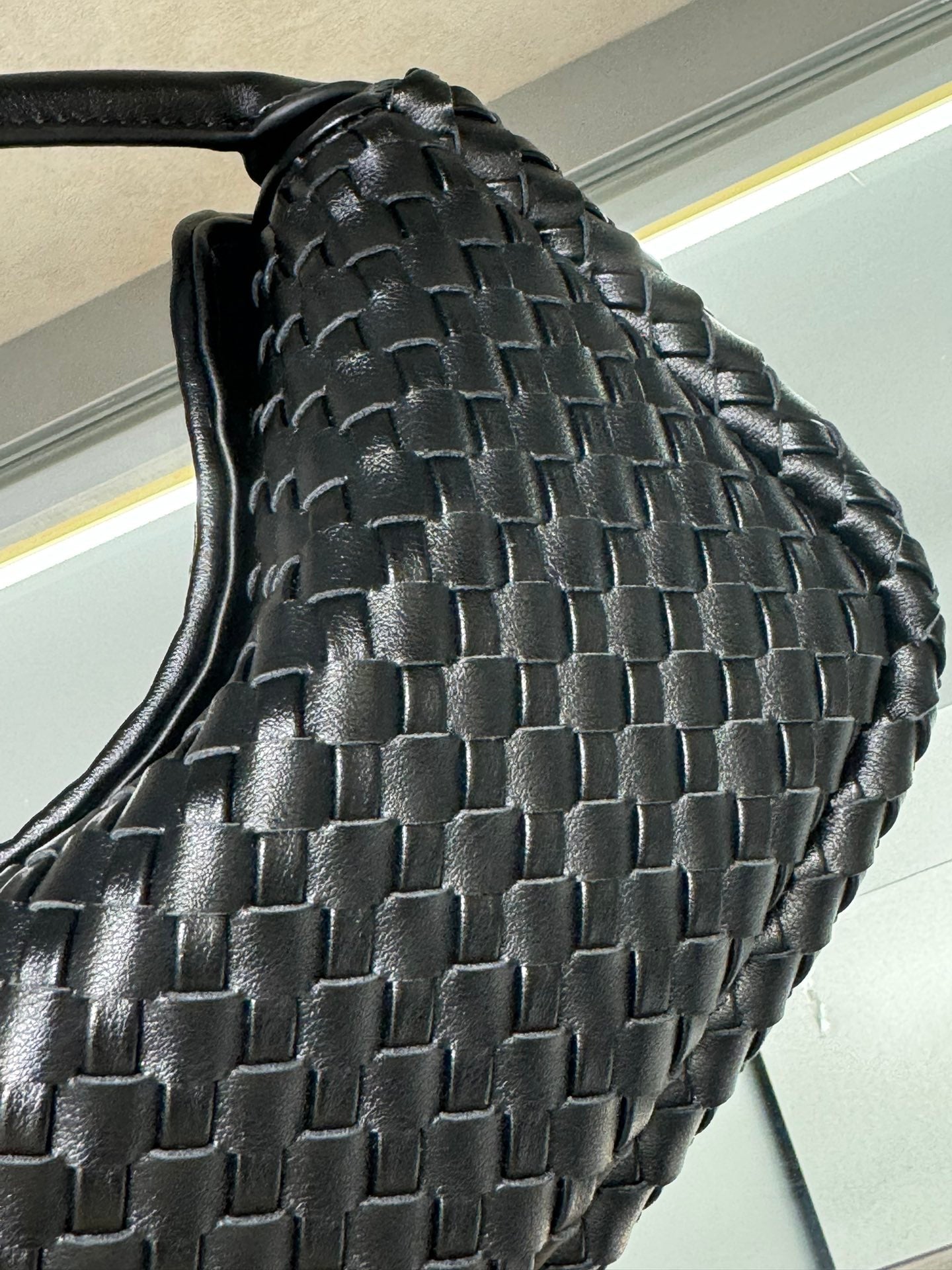 B1X104A83 Popular  leather bag