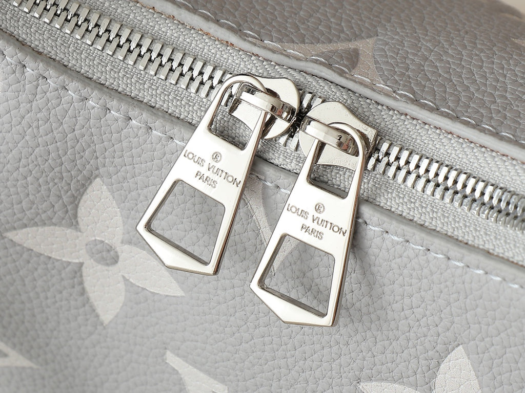 B1R76E49 Popular leather bag