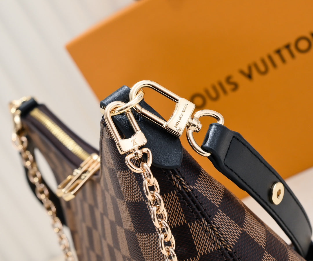B1W15E35 Popular  leather bag