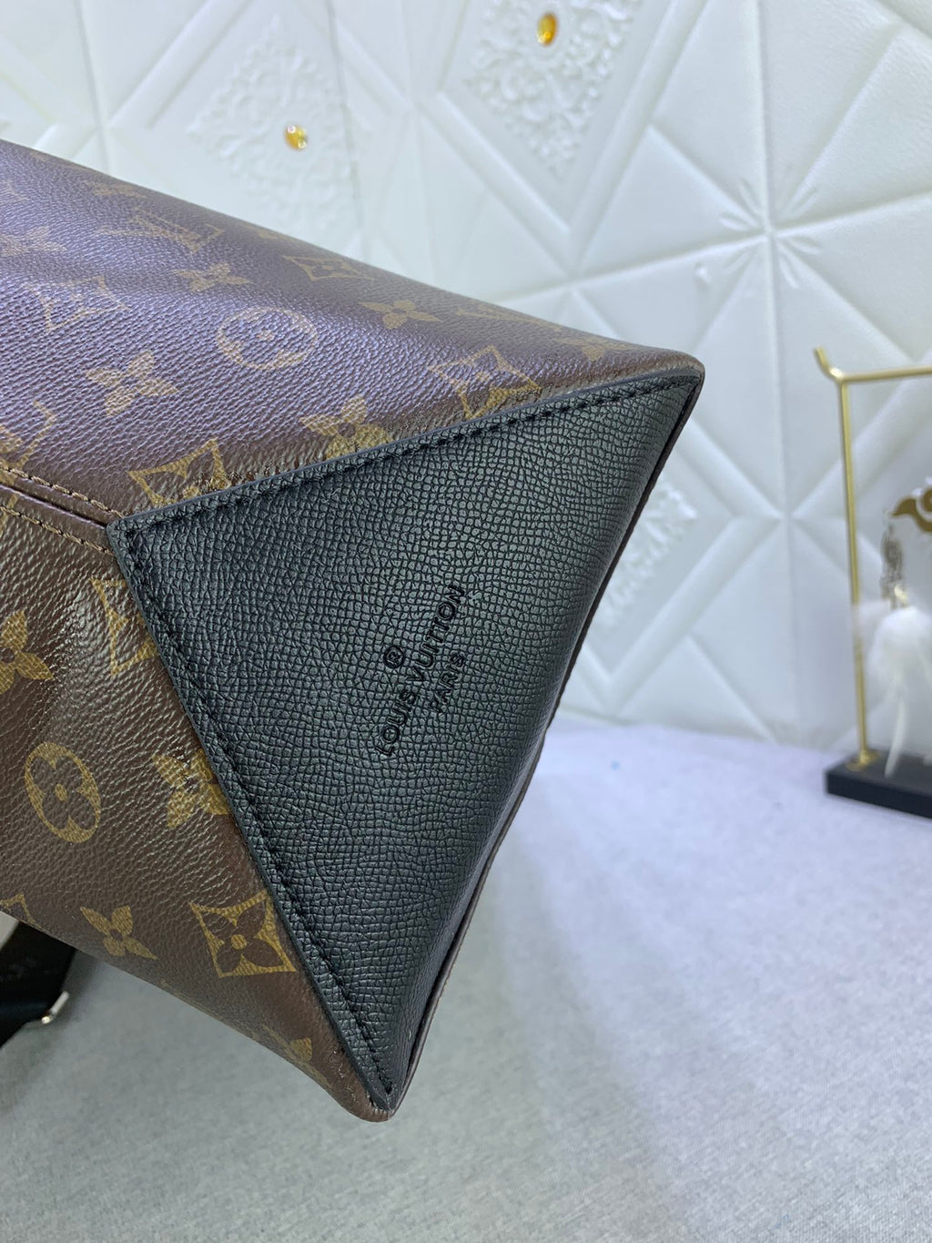 B12X44E350 Popular    leather bag 