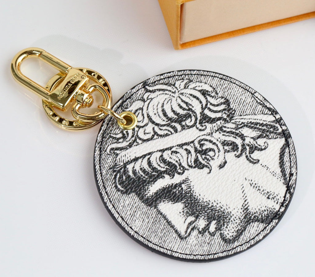 A1Q105E20 Popular bag 's charms accessories