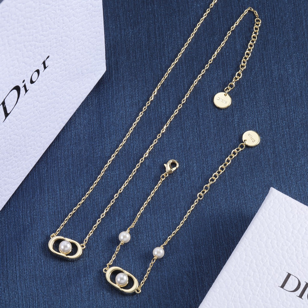 X1R75D24X Popular  Necklaces .