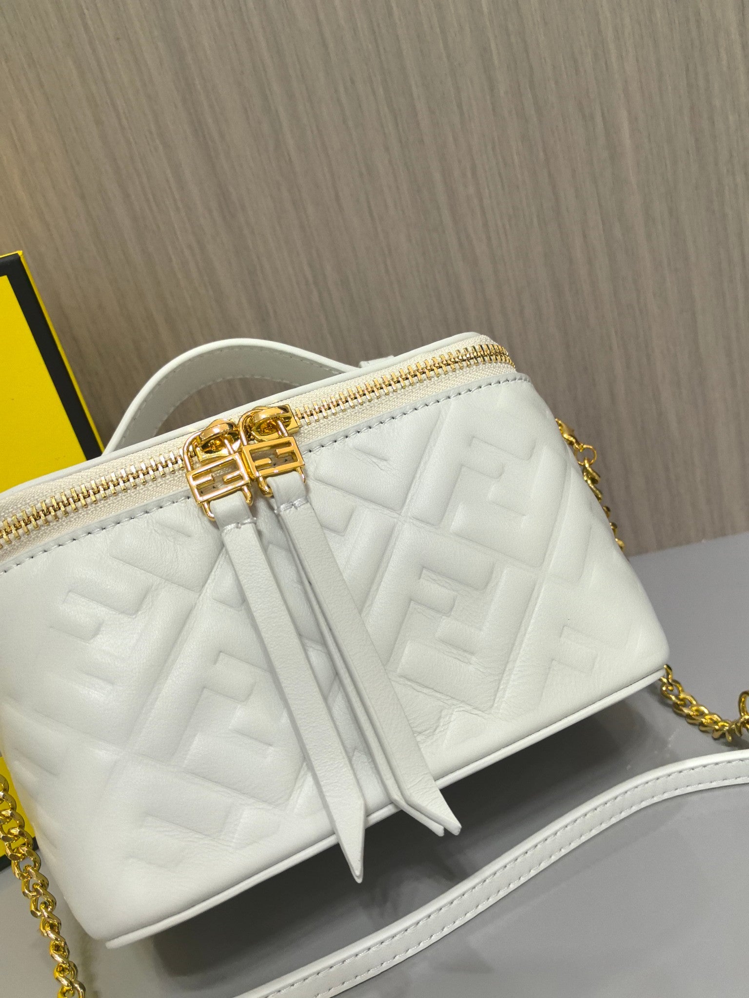 B1R15F59  Popular  bag