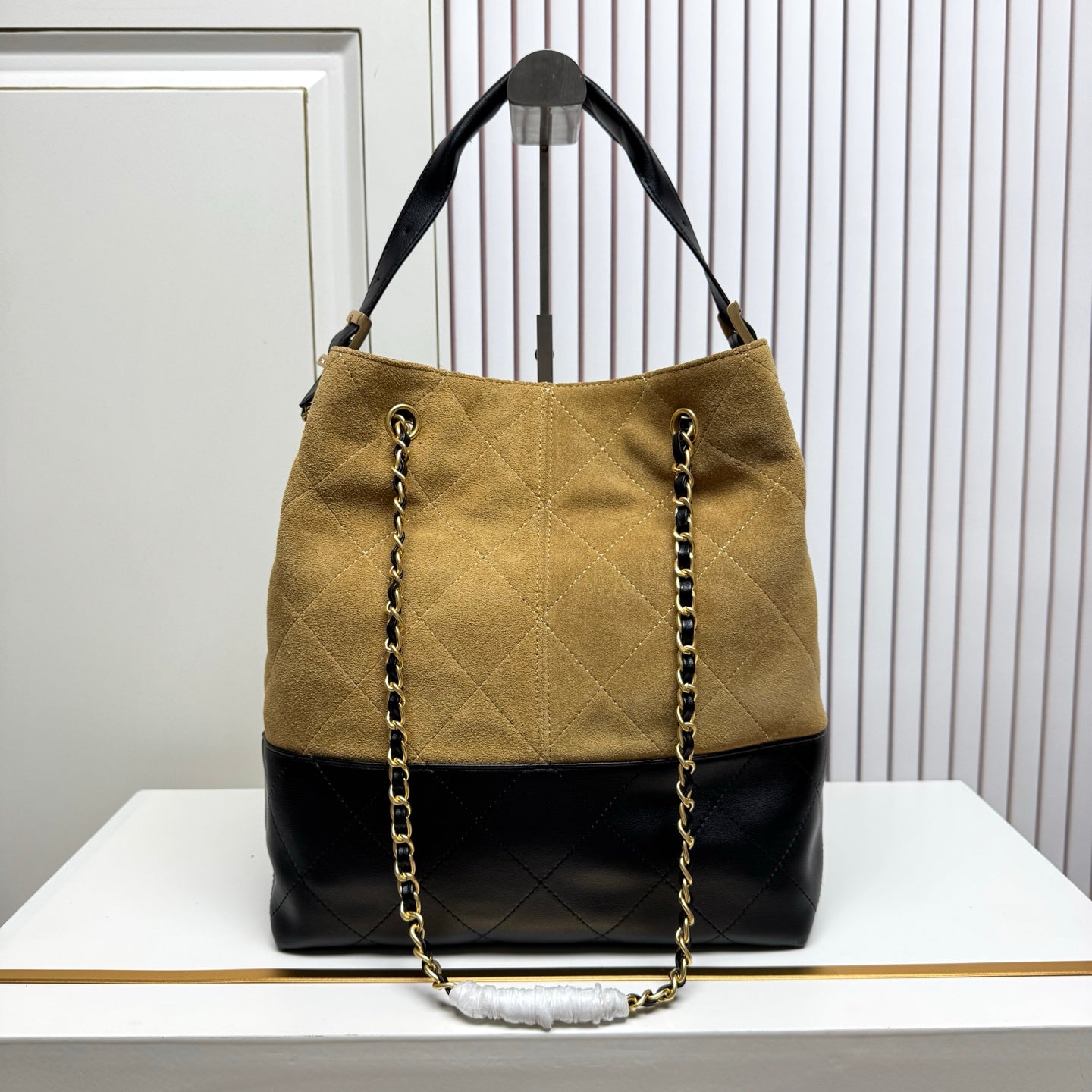 B1P46C19 Popular leather bag