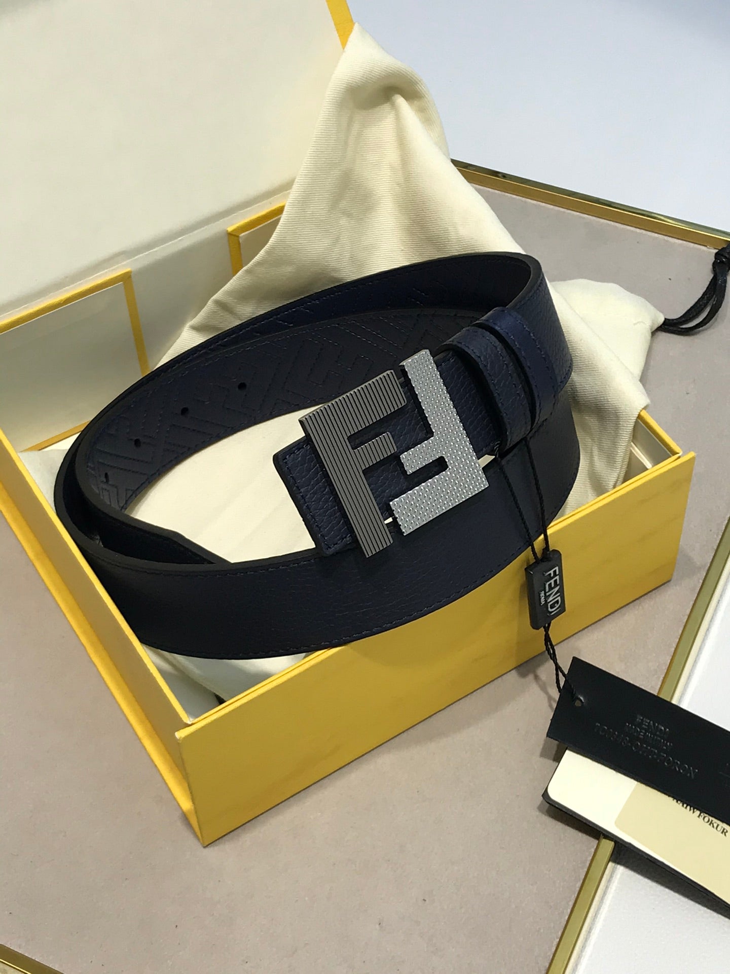 P1Q64F85 Popular  High quality belt With full package