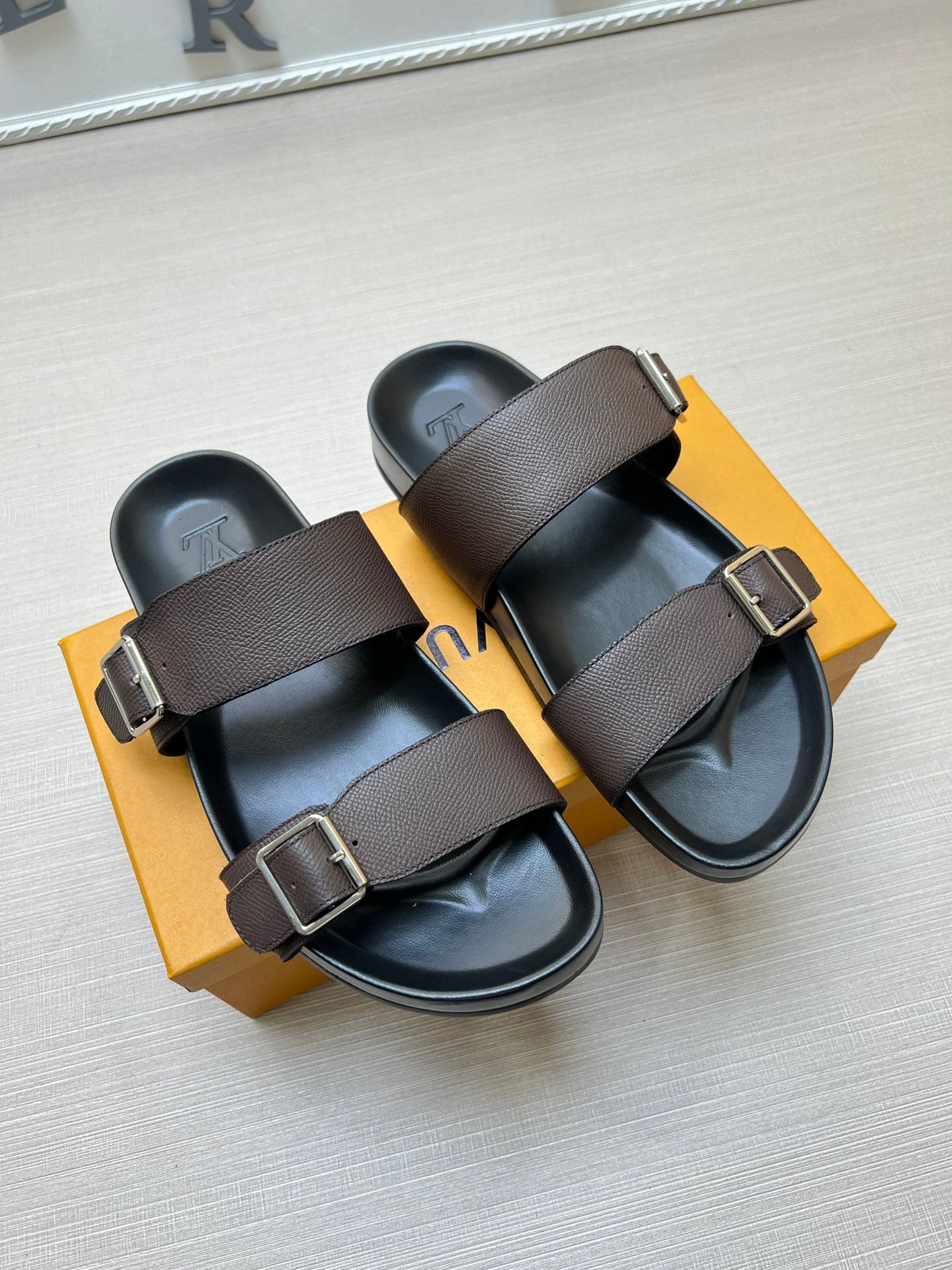 Z5ZE87 Popular slippers