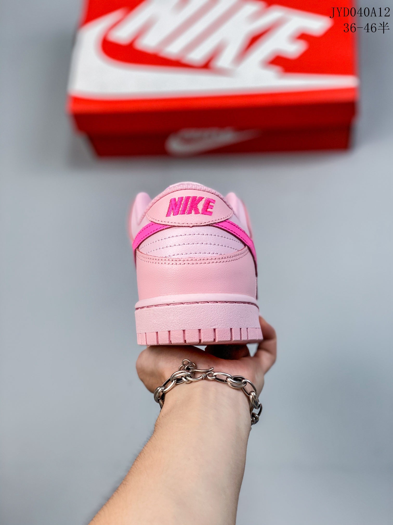 Z4XN188 Popular Sneakers
