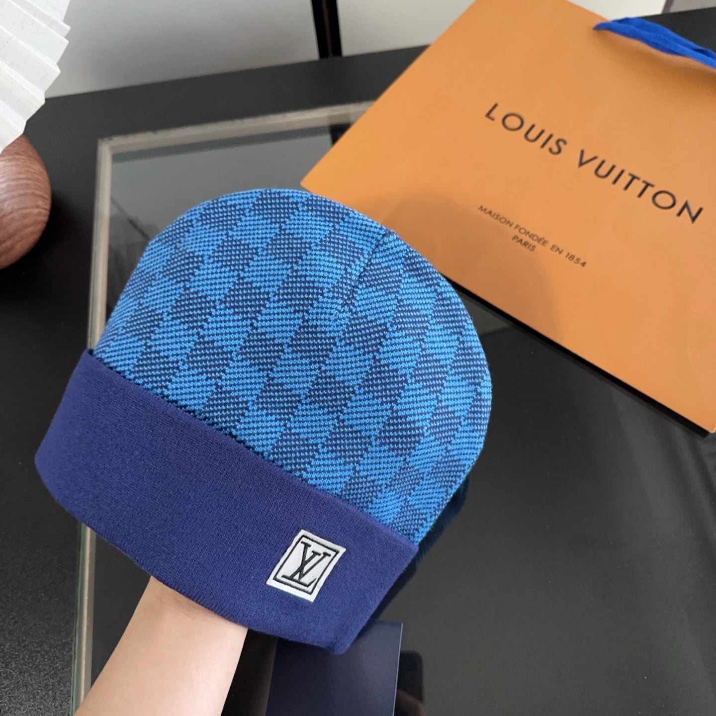 M1R86E18 Popular hats