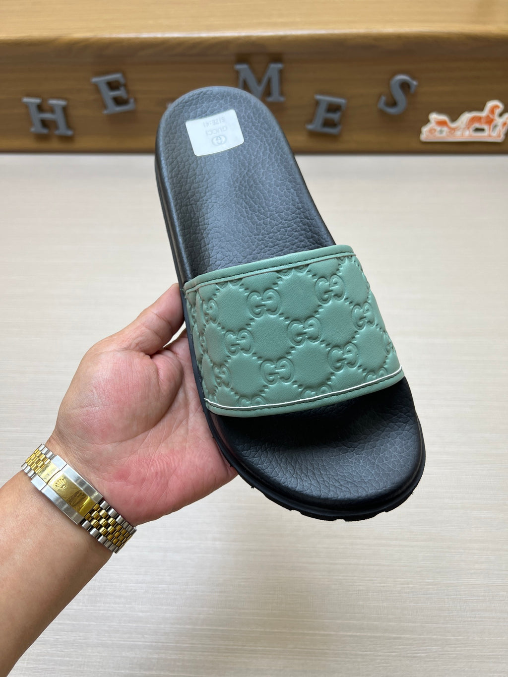 Z5X76B5  Popular slippers