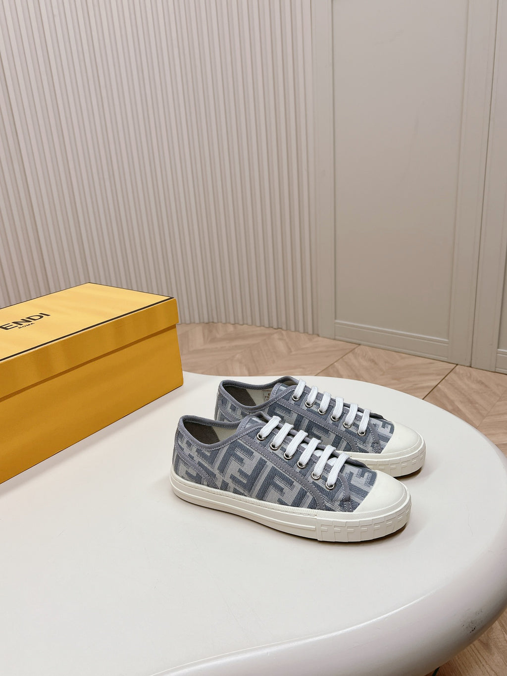 Z2Q105F423 Popular high-quality Shoes