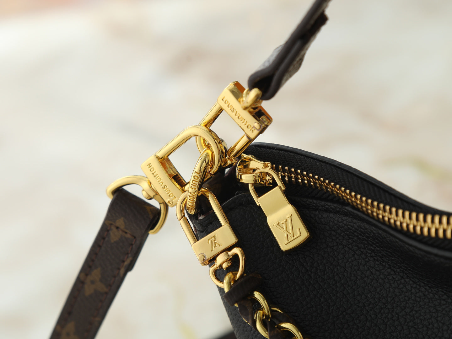 B1N86E7 Popular leather bag