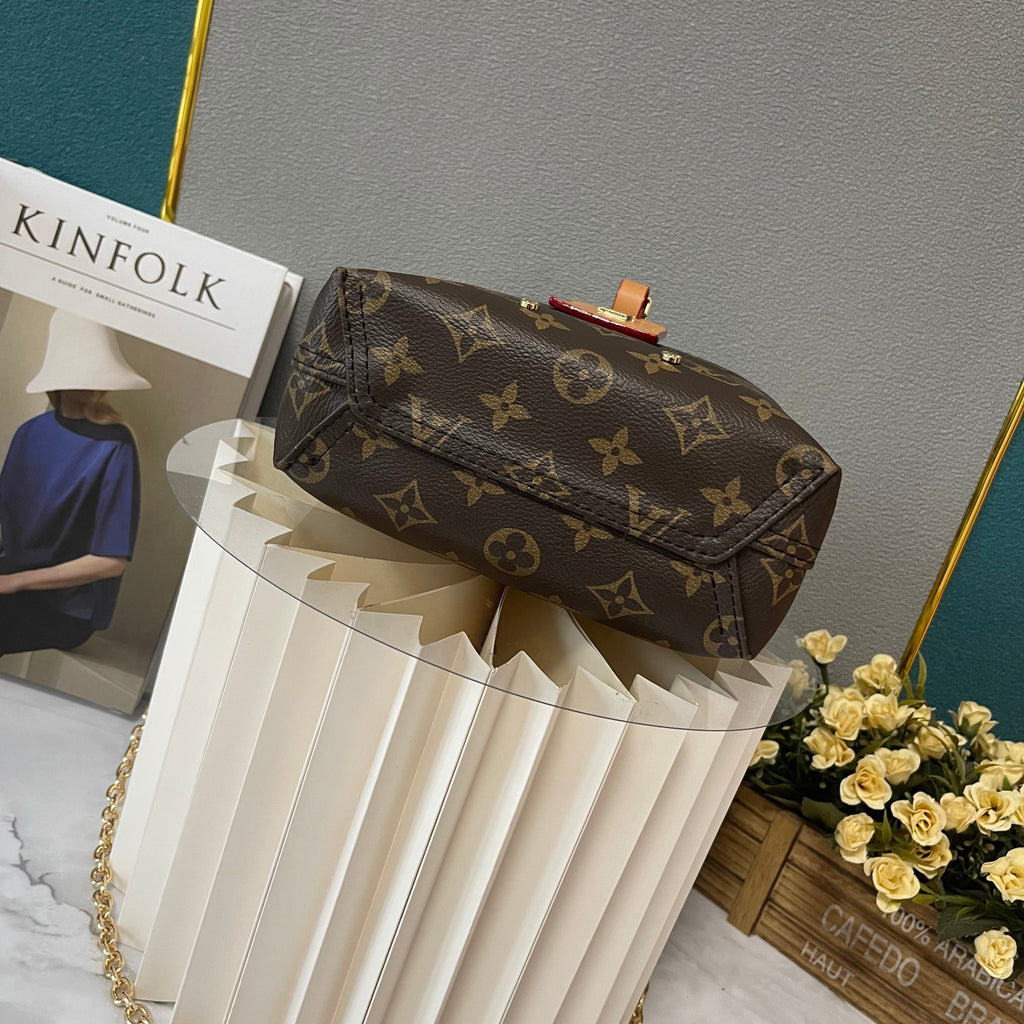 B1X34E274 Popular   leather bag 