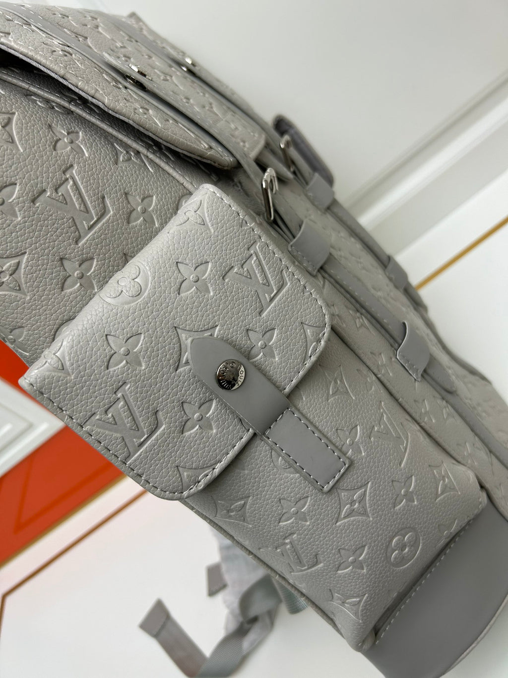 B1W15E68 Popular  leather Backpacks