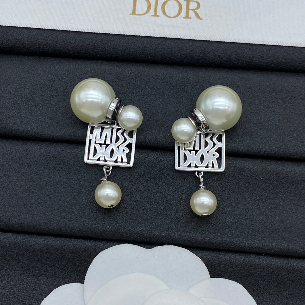 X1Z94D1068E Popular Earrings