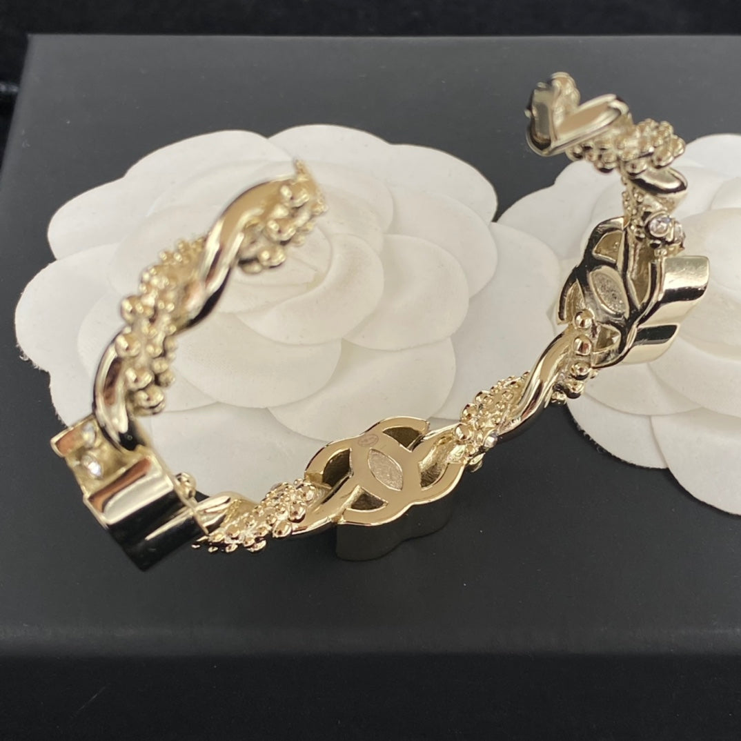 X1X24C578K  Popular Bracelets