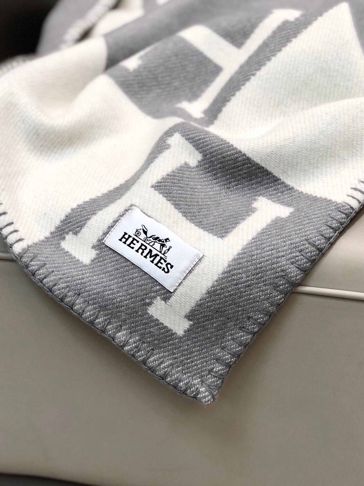 W1R86H28 Popular blanket