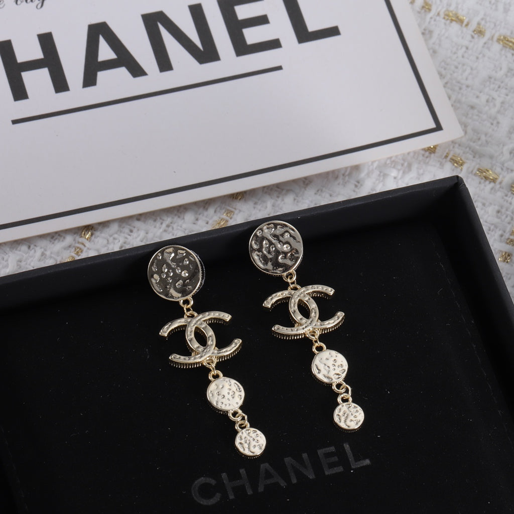 X1Z54C372E Popular Earrings