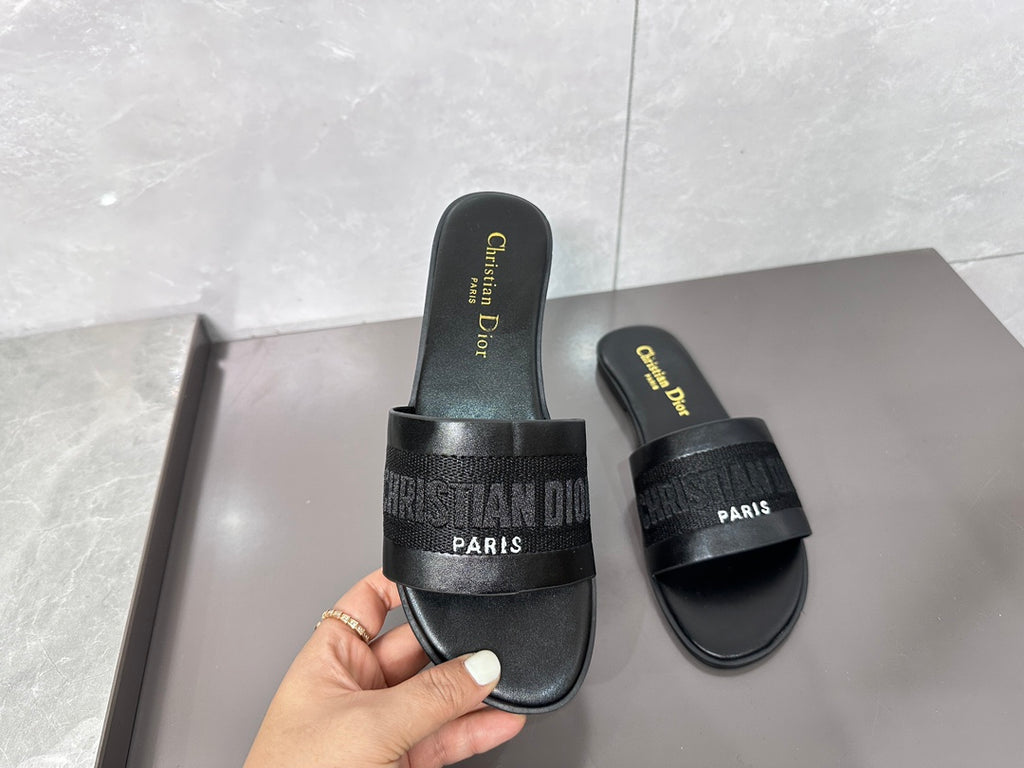 Z1ZD32 Popular slippers