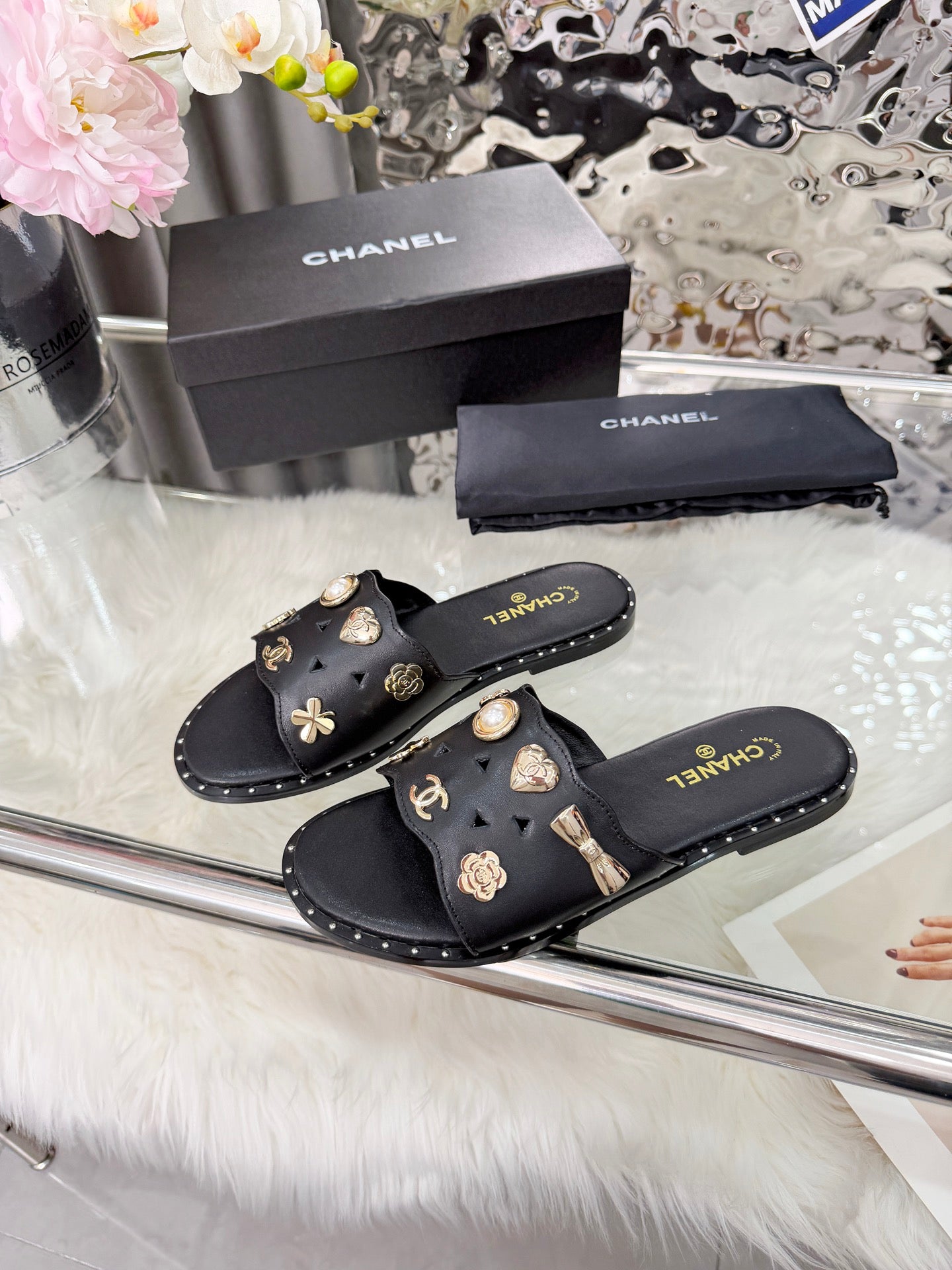 Z2X66C42  Popular high-quality leather slippers