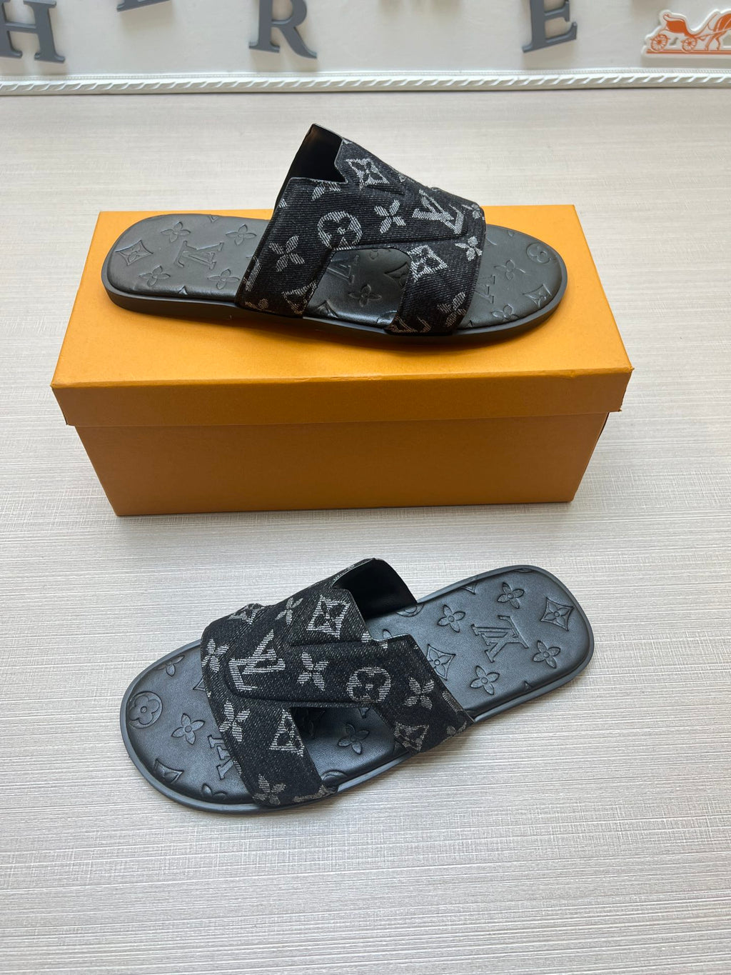 Z5ZE28 Popular slippers