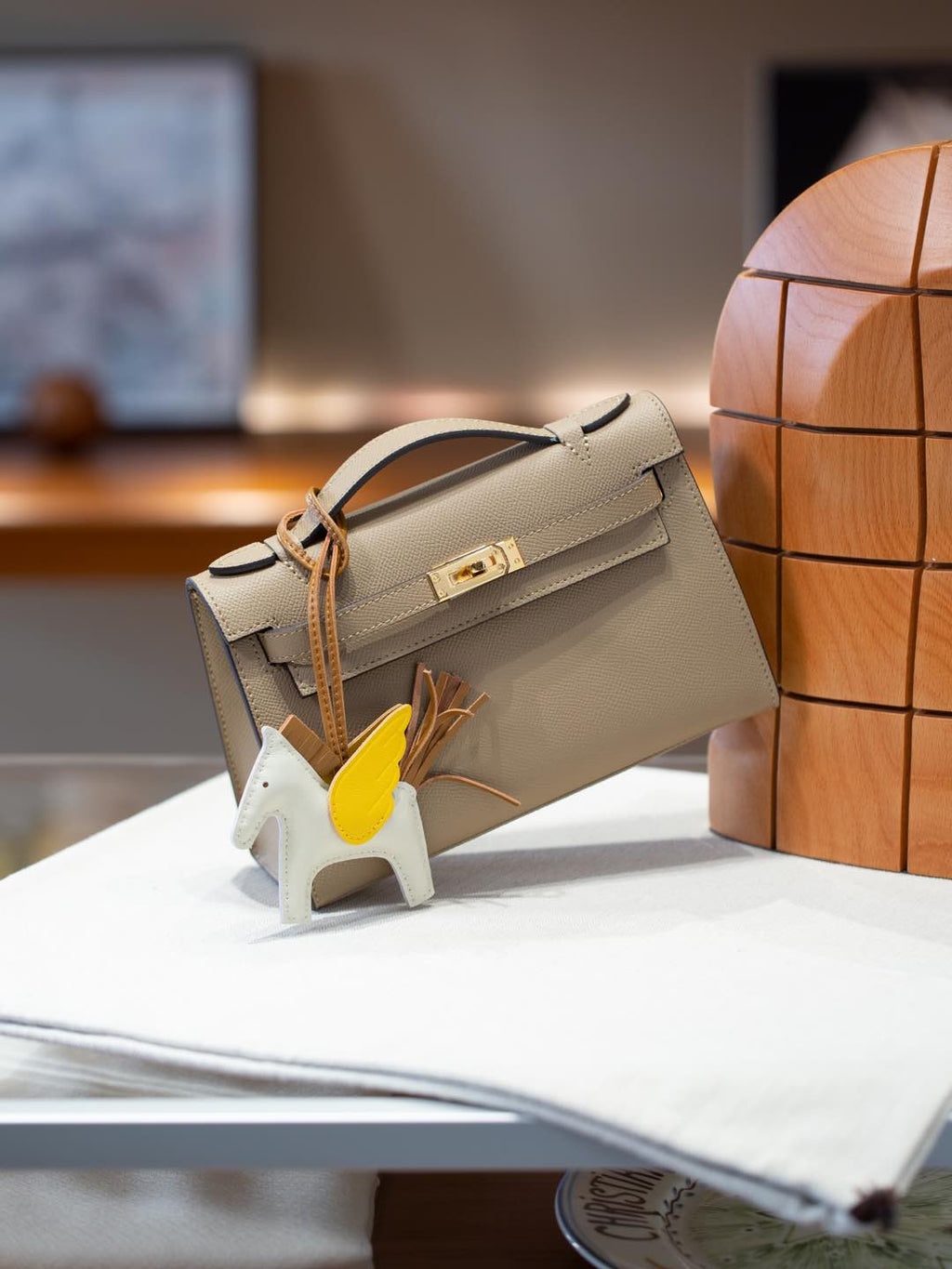 B1R66A6 Popular leather bag
