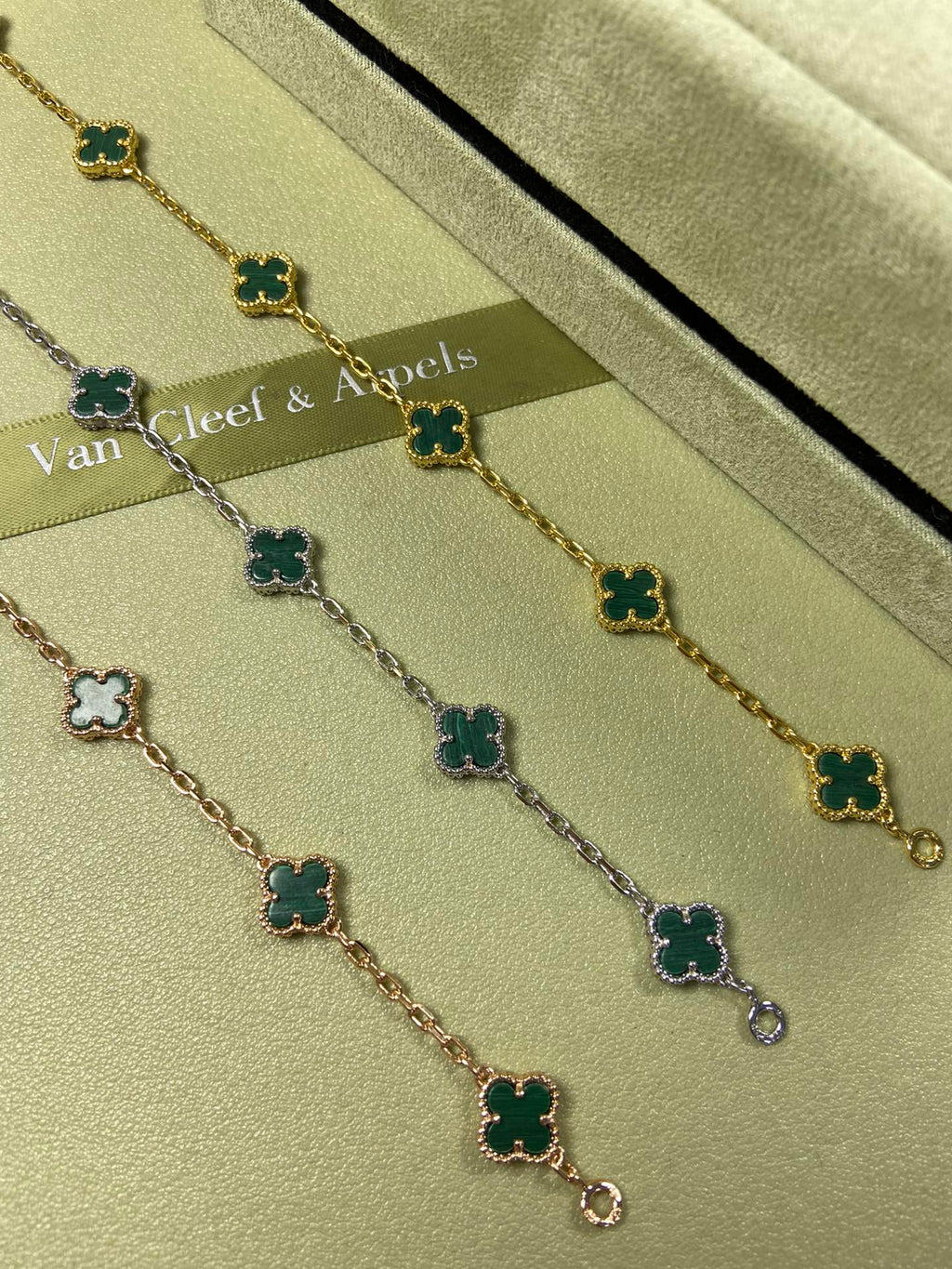 X5X94VA183K  Popular bracelets 6 flowers mini size 0.9cm flower