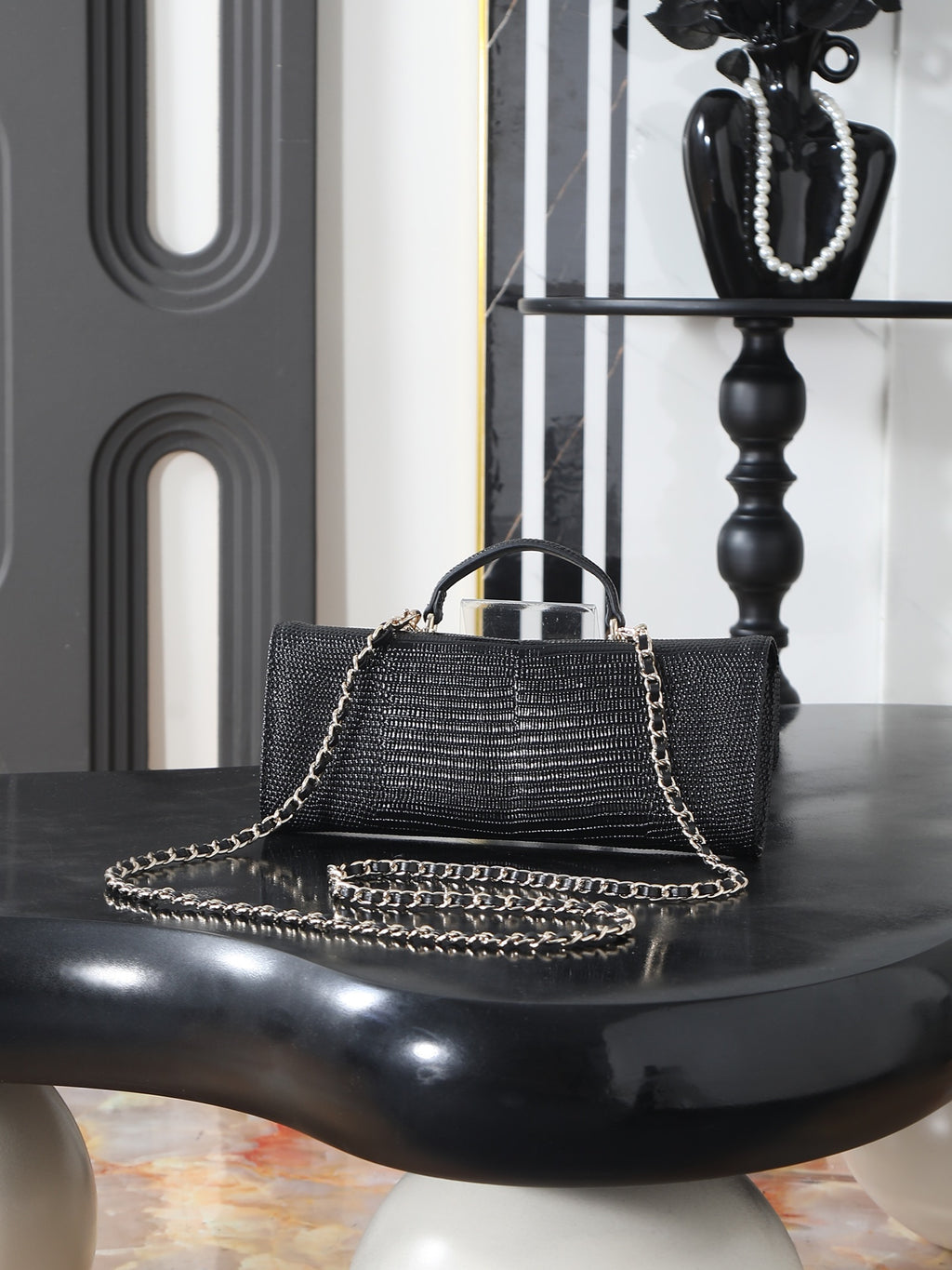 B1R76C23 Popular leather bag