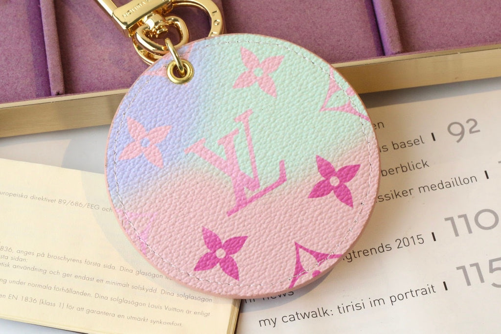 A1Q105E22 Popular bag 's charms accessories