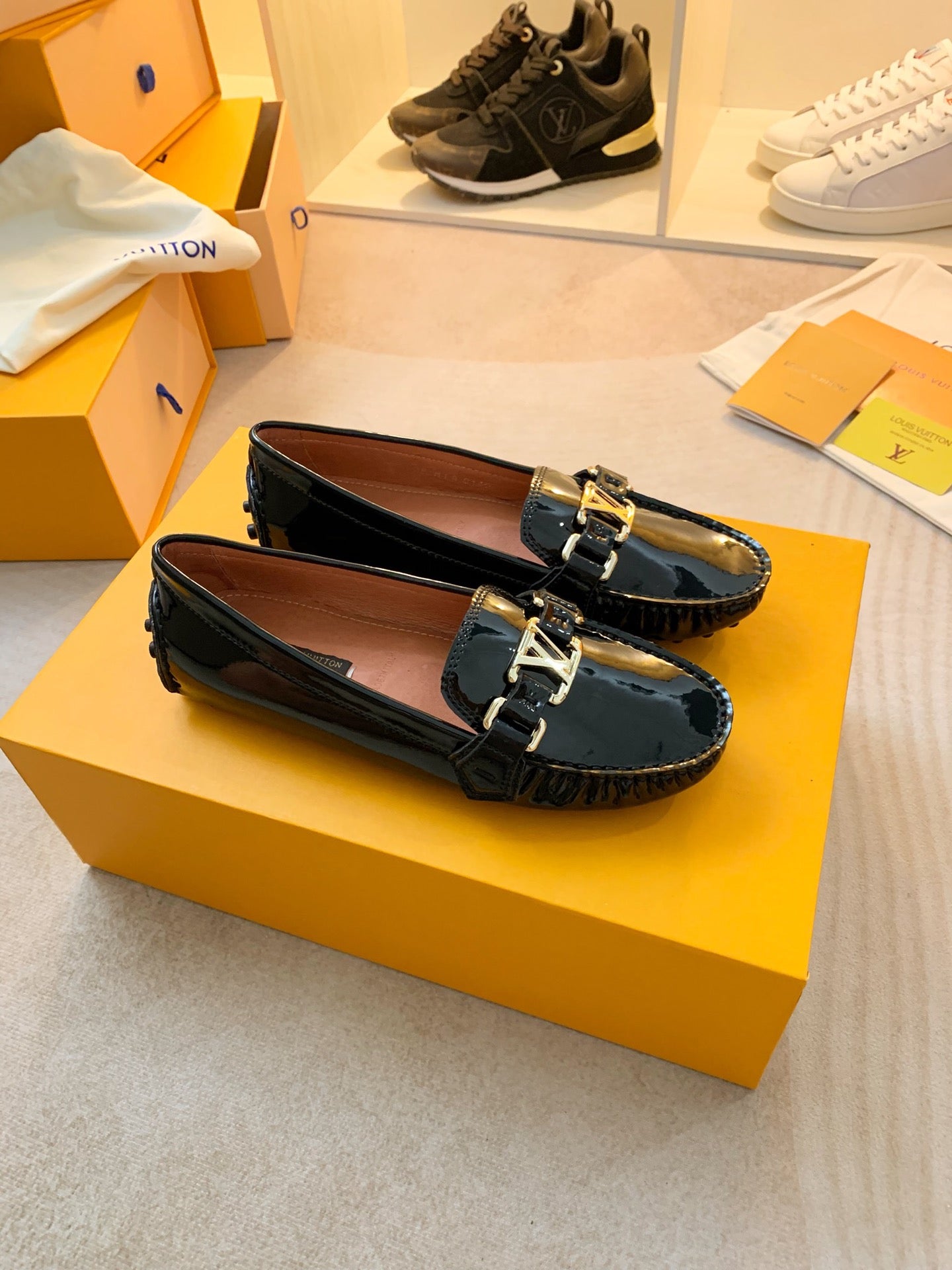 Z2Q95E98 Popular high-quality leather shoes
