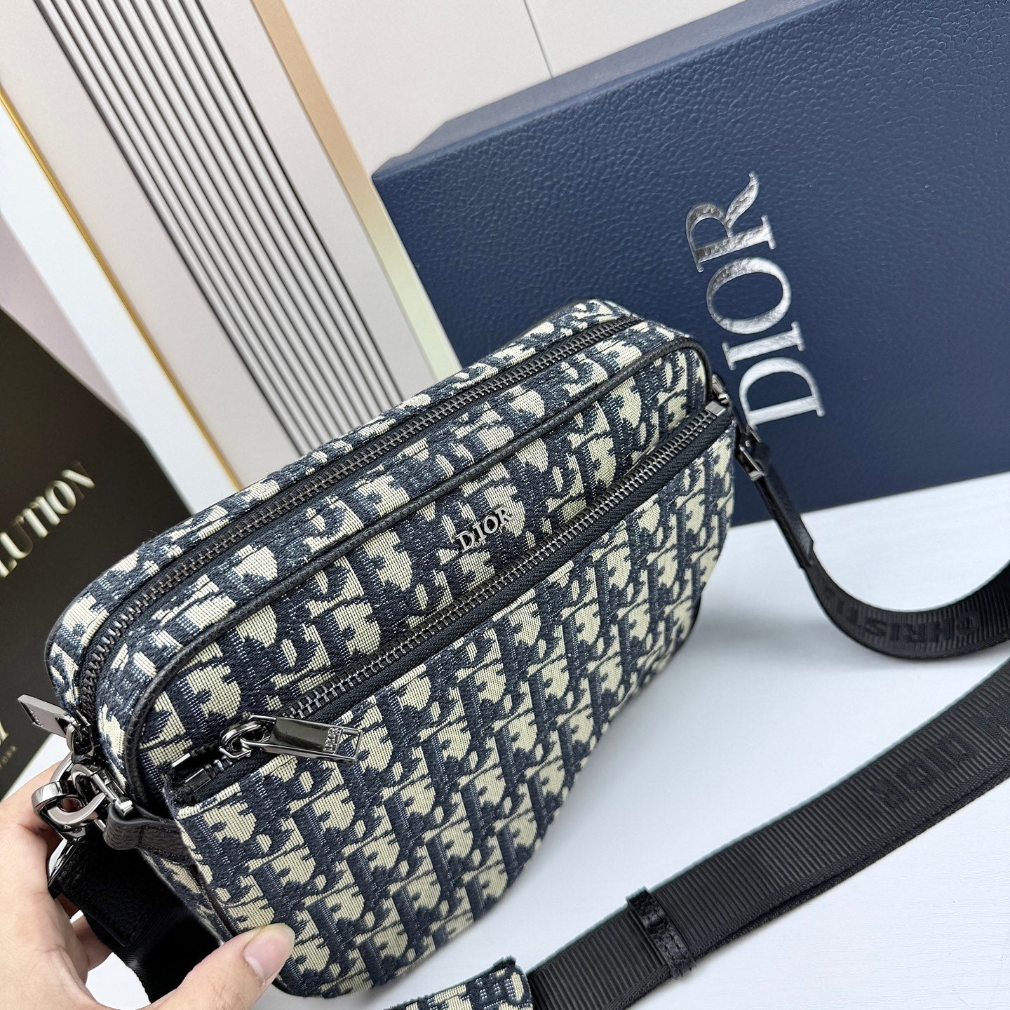B1R15D66  Popular  bag