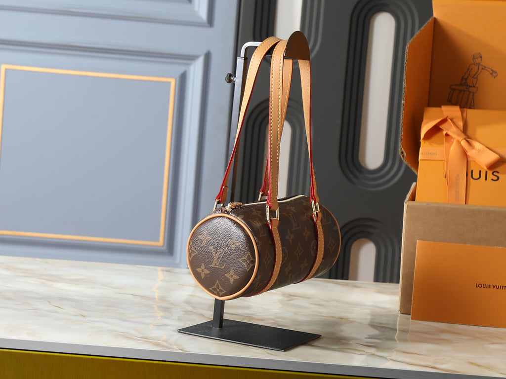 B1N56E21 Popular leather bag