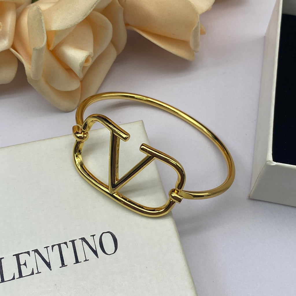X1Y83VL75K  Popular Bracelets