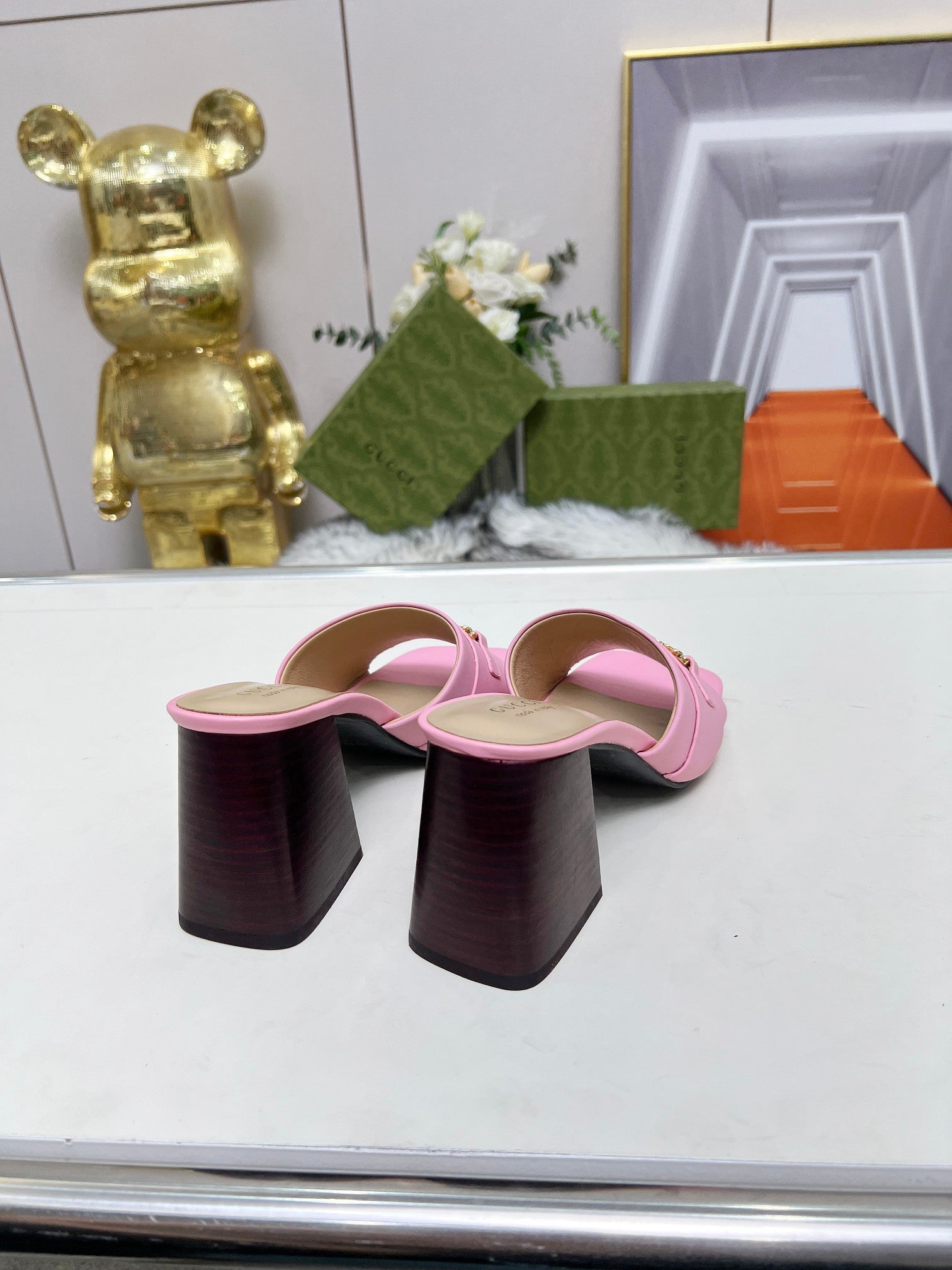 Z2N75B11  Popular leather High heels