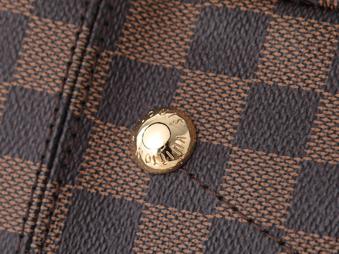 B1P46E67 Popular bag