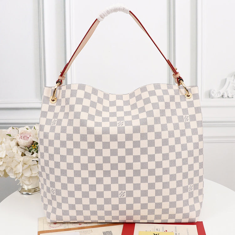 B1P11E84 Popular leather bag 