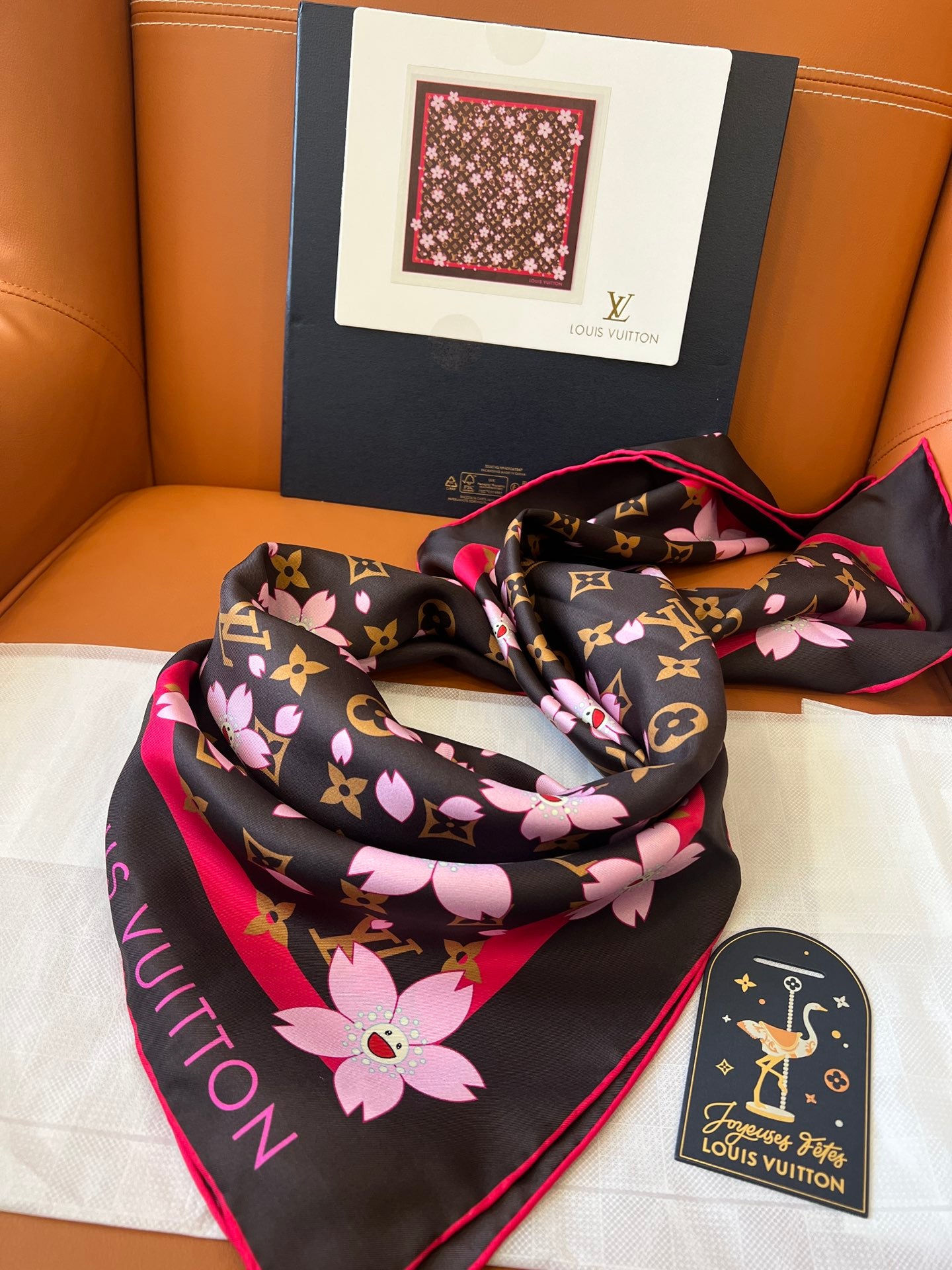 W1N55E62 Popular Silk Scarve