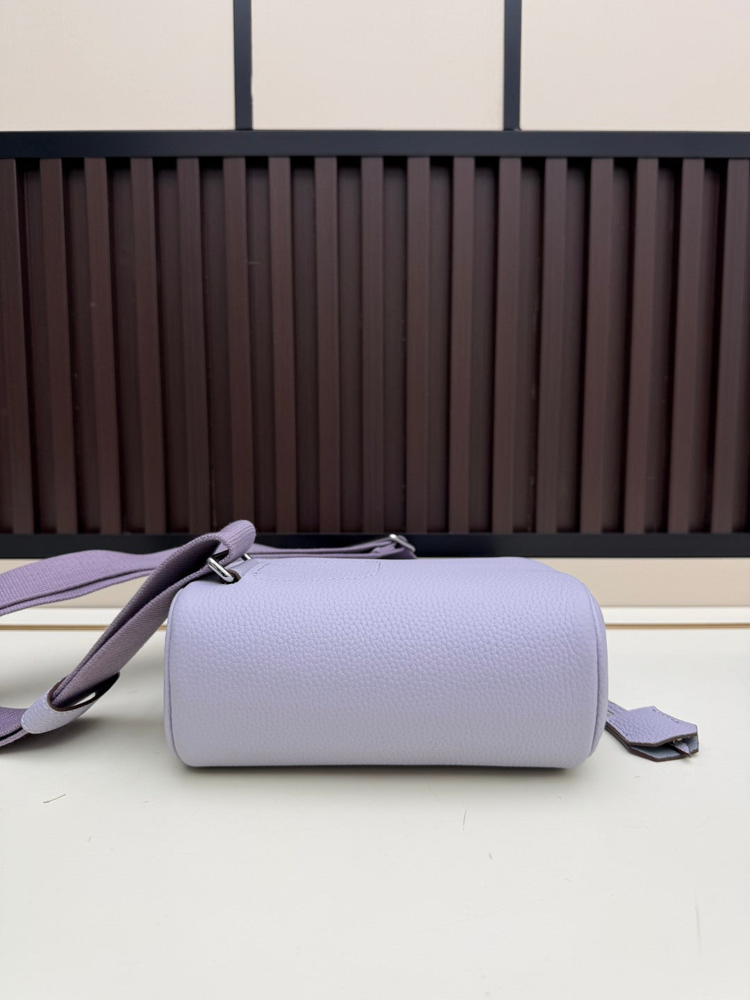 B1P36H46 Popular leather bag