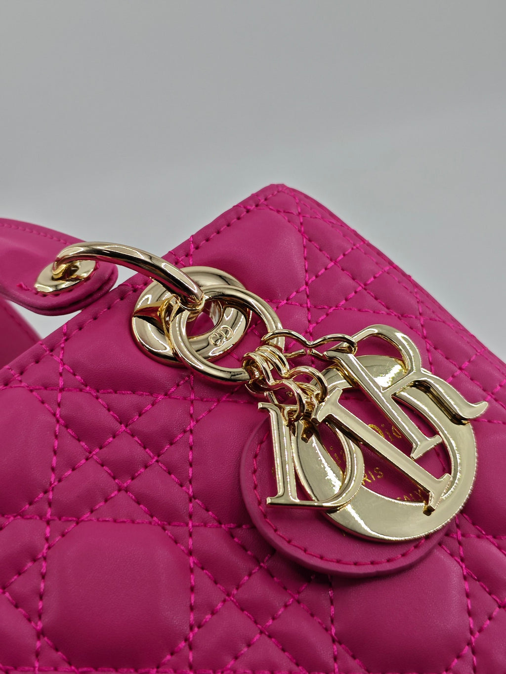 B1R15D60  Popular  leather bag