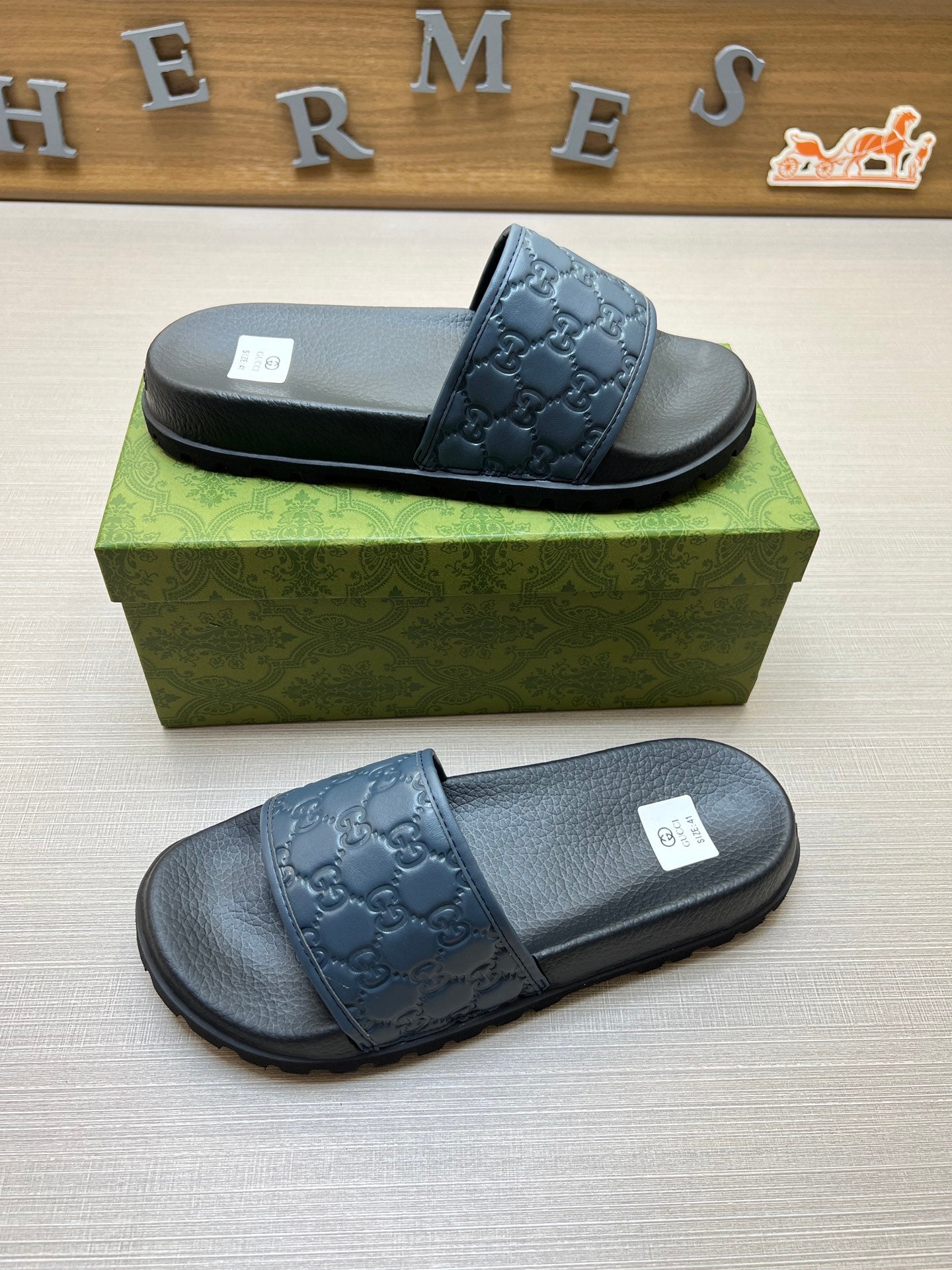 Z5X76B5  Popular slippers
