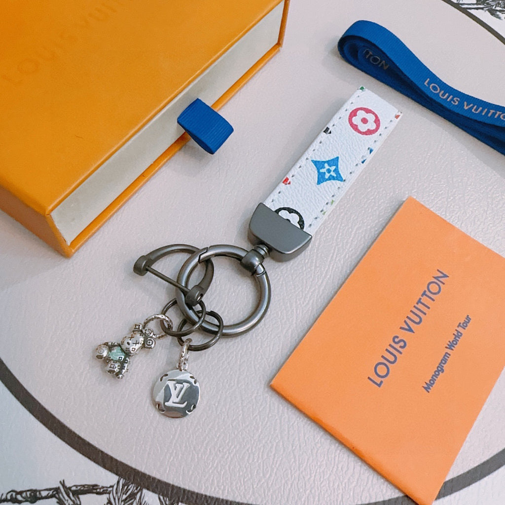 A1Z105E66 Popular bag 's charms accessories